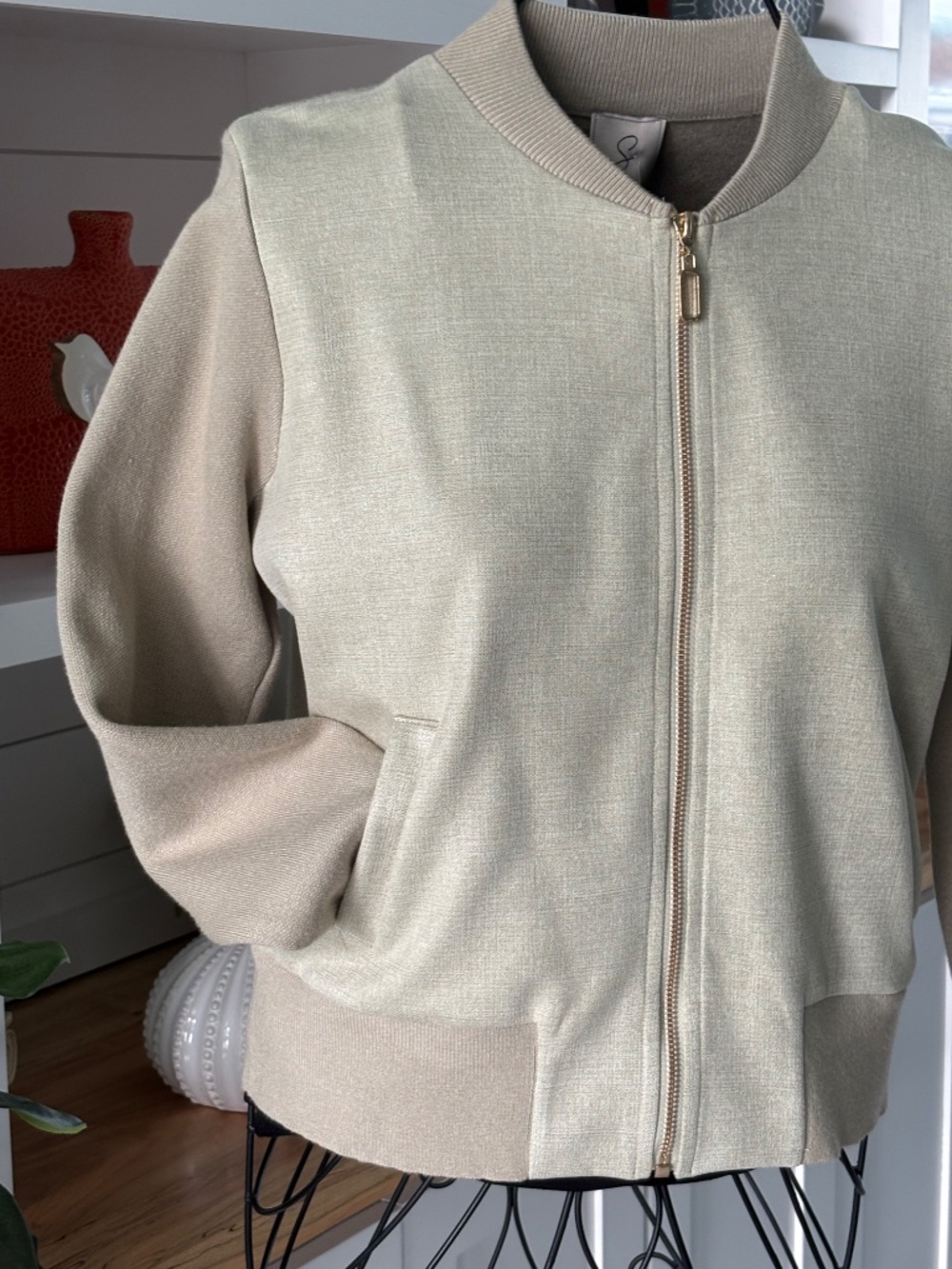 NWT Sioni Soft Sage Green Luxury Bomber Jacket Sz M - Picture 3 of 14